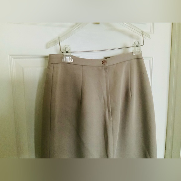 VINTAGE PENCIL SKIRT, w/ lining. By Michele NY. - Picture 9 of 12